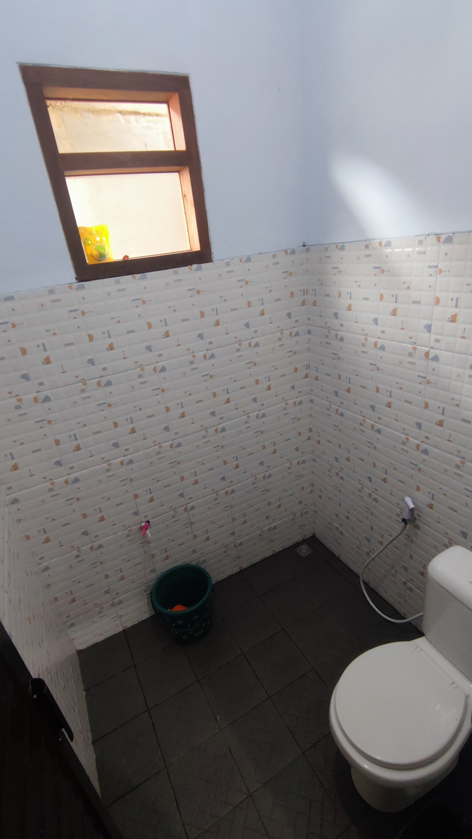 Kamar Mandi Dua